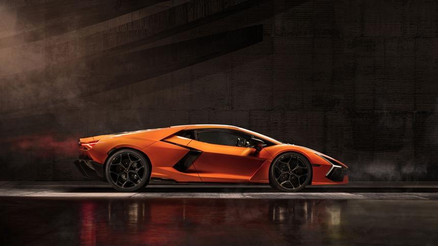 Lamborghini Revuelto