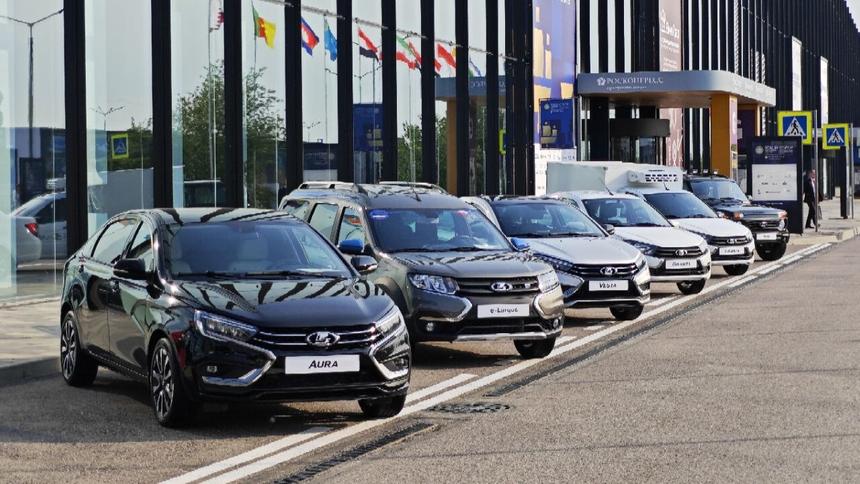 Lada будет продавать бизнес-седан Aura частным лицам