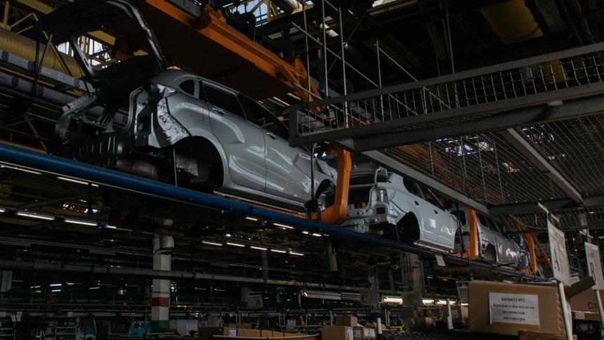 АвтоВАЗ поднимет зарплаты рабочим с 1 февраля