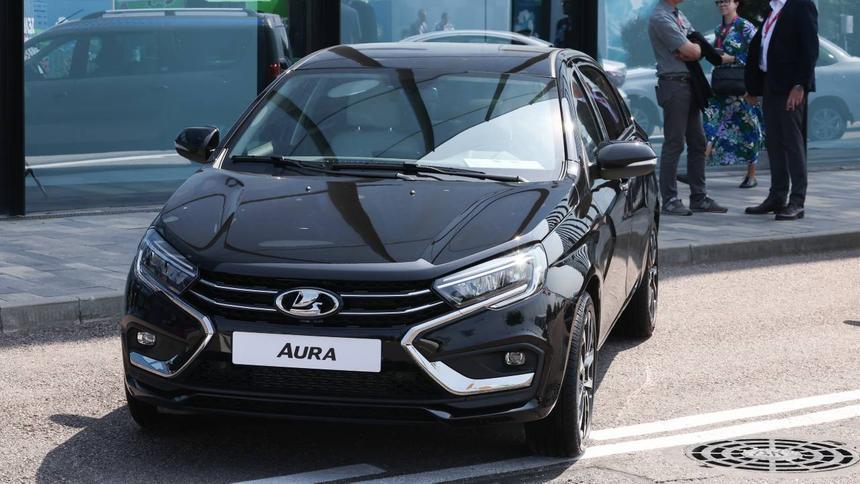 Гостей ПМЭФ будут возить на Lada Aura