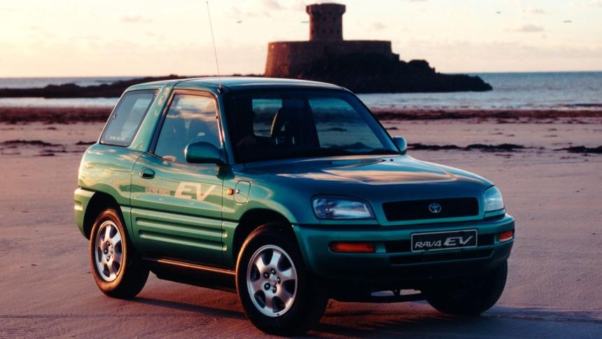 История провала электрического Toyota RAV4