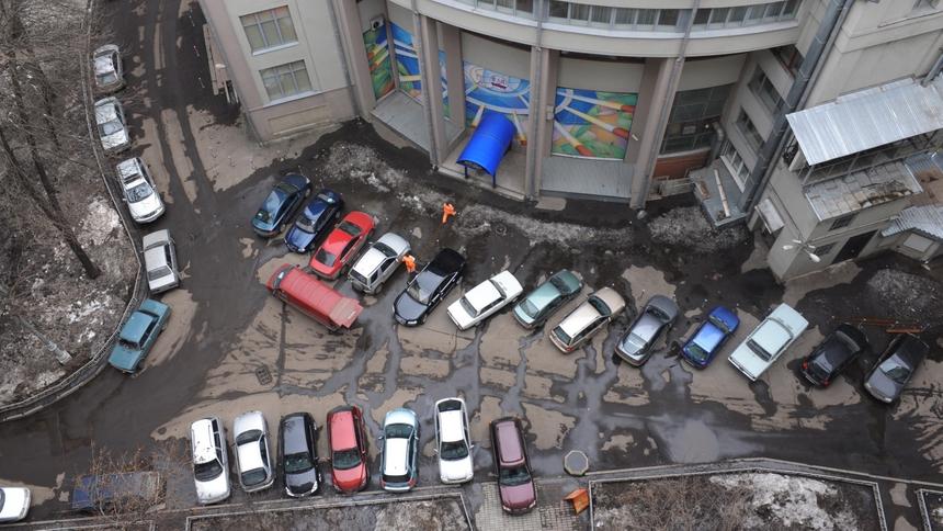 За&nbsp;неправильную парковку во&nbsp;дворах накажут в&nbsp;Петербурге