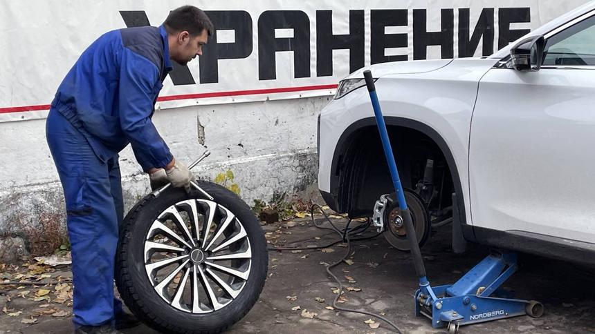 Россиянам рассказали, как обманывают на шиномонтажах