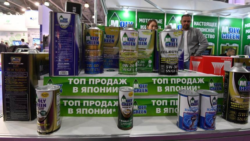Япония запретила ввозить в Россию моторное масло