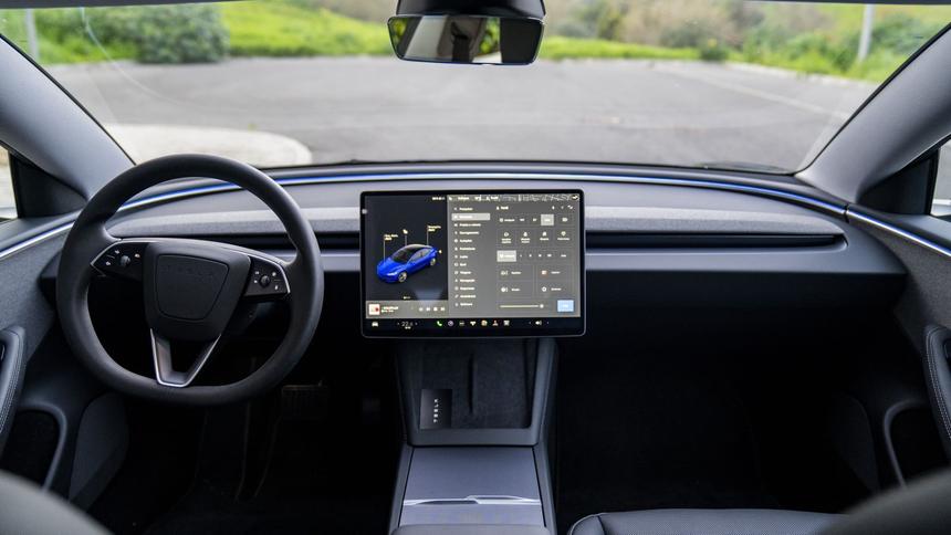 Tesla отказывается от планов по созданию недорогого автомобиля