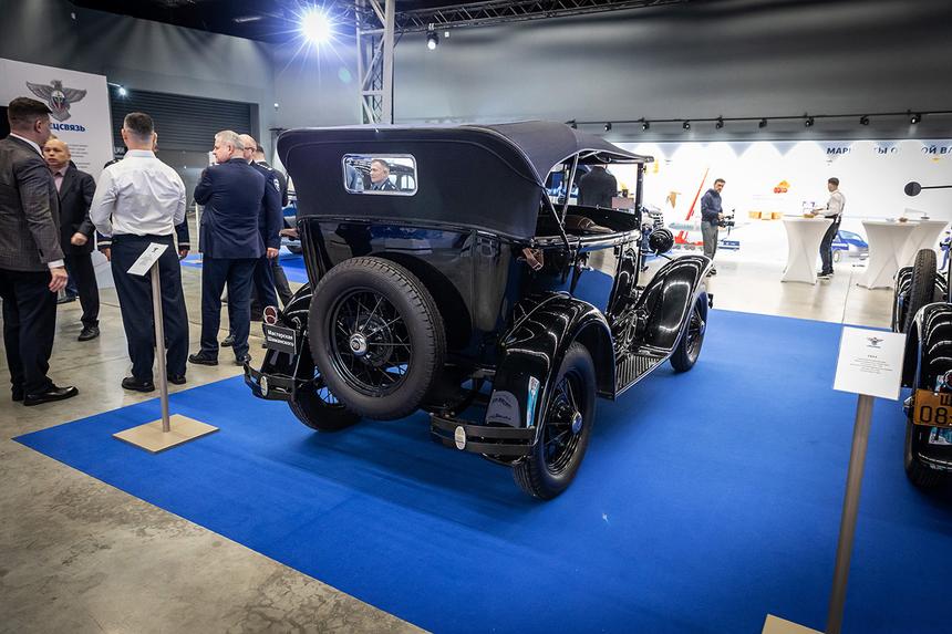 Уникальные автомобили ГАЗ на ВДНХ