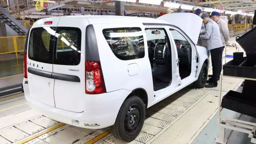 Автомобили Lada Largus закончились у дилеров