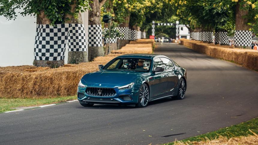 6 новых автомобилей с устаревшими технологиями