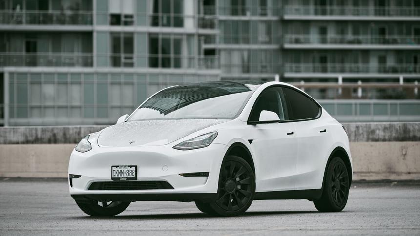 Аналитики рассказали, сколько стоит обслуживание электрокара Tesla в России