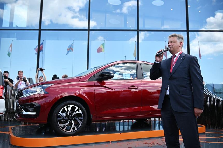 Между «Грантой» и «Вестой»: Lada представила модель Iskra