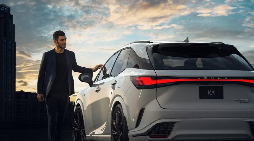 В России стал доступен к покупке новый Lexus RX 2024