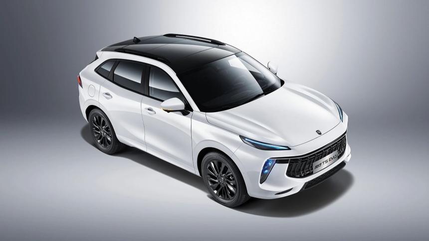 Кроссовер Forthing T5 Evo теперь можно купить по цене Lada Vesta