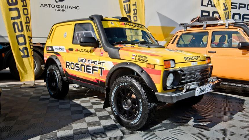 Глава АвтоВАЗа осмотрел 180-сильную Lada Niva