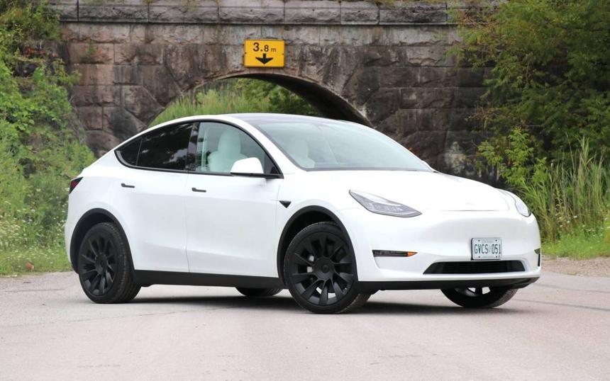 Электрокары Tesla впервые попали в список госзакупок Китая