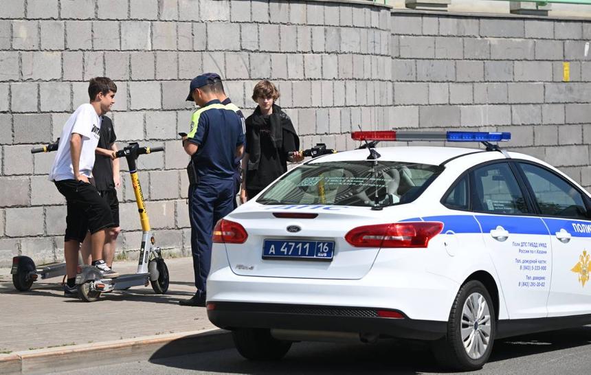 Юрист объяснил, что делать в случае причинения вреда самокатчиком