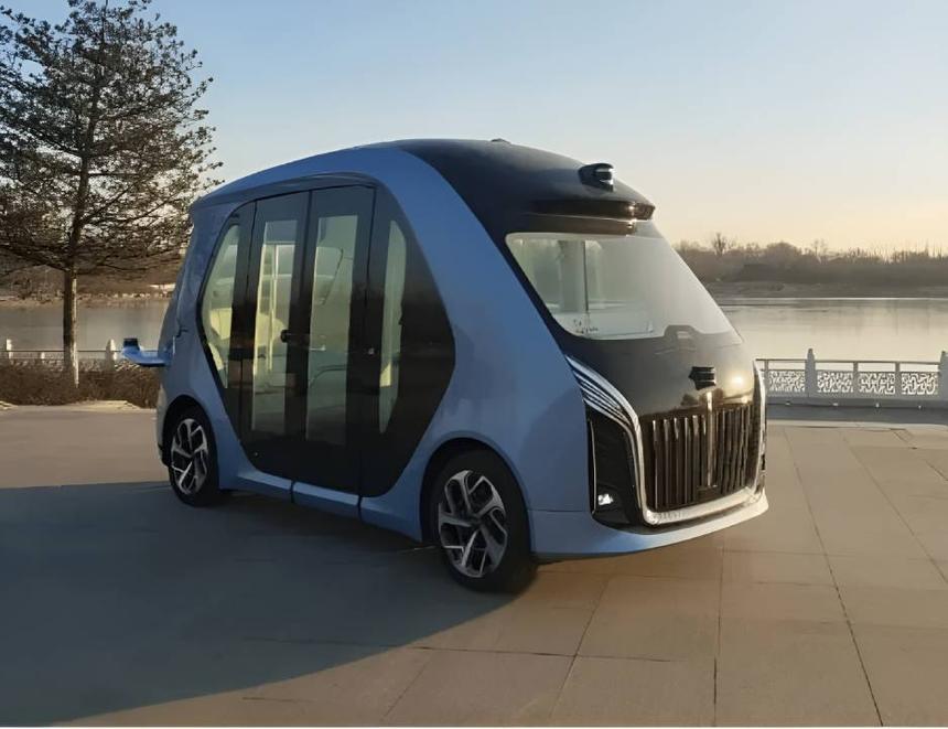 Беспилотные мини-автобусы Hongqi замечены на улицах китайских городов