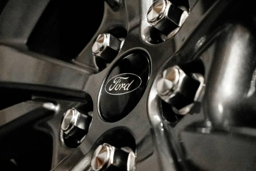 Ford изменил планы, и не станет производить только электрокары