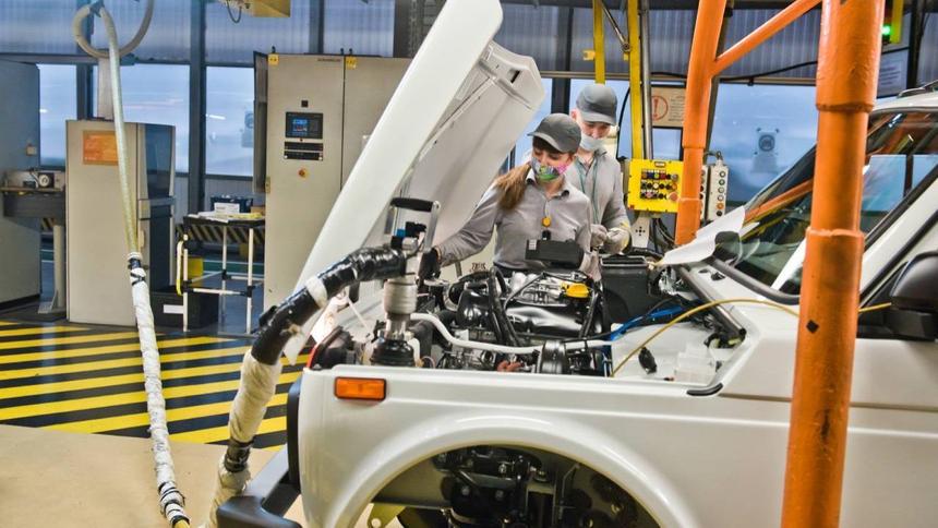 АвтоВАЗ начал давать сотрудникам кредиты под 0,01%