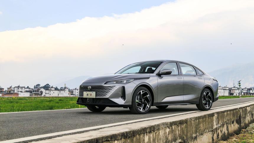 Эксперты назвали альтернативы Toyota Camry