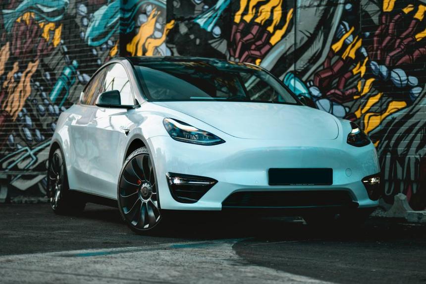 У Илона Маска появился очередной повод гордиться Tesla Model Y