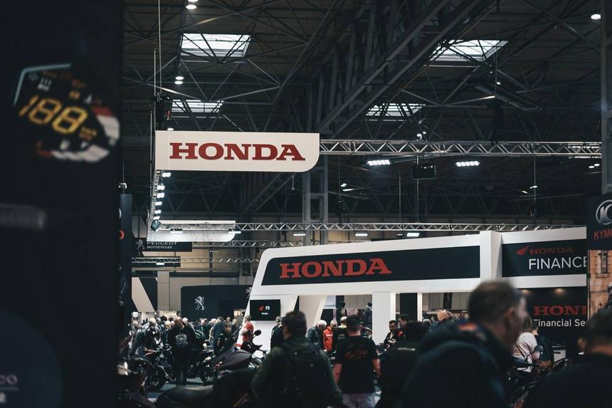 Honda избавляется от рабочих и сокращает производство машин с ДВС