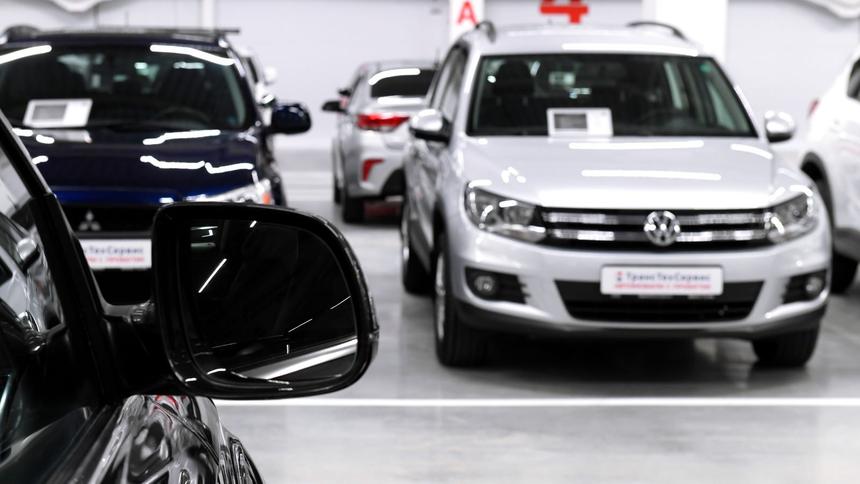 Россияне стали чаще покупать подержанные автомобили в возрасте 6−9 лет