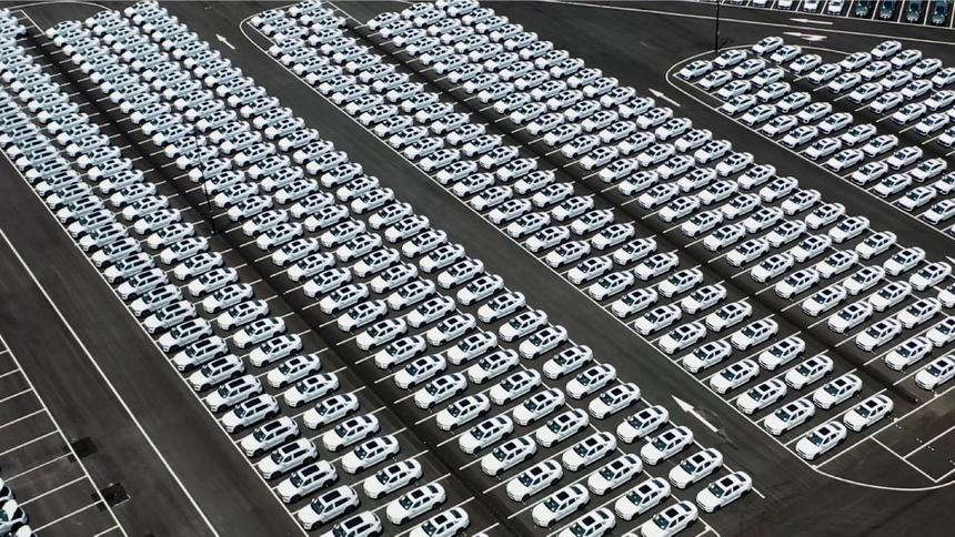 Geely пообещала 2390 километров на одном баке бензина