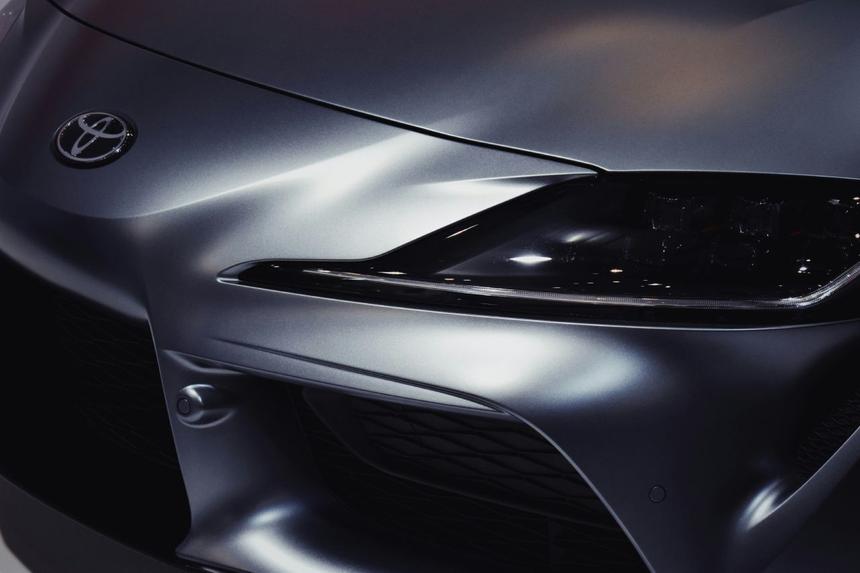 Производство и продажи Toyota падают восьмой месяц подряд
