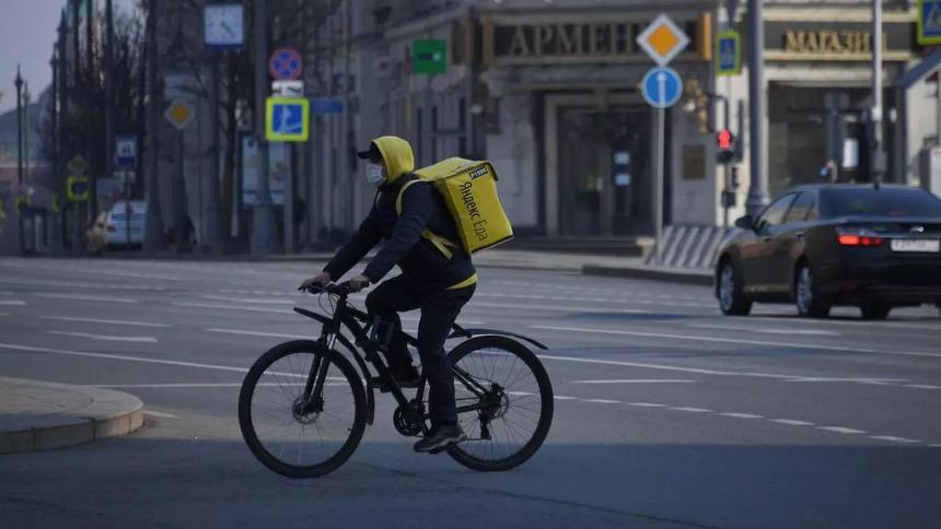 В Москве появились парковки для велокурьеров