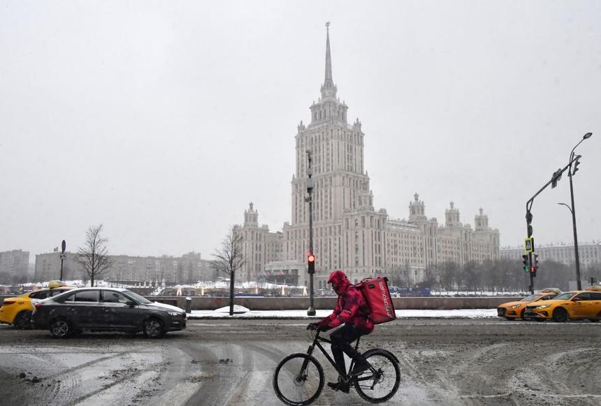В Москве открылись первые парковки для велокурьеров