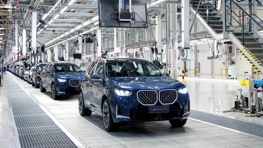 В Китае начали выпускать новые кроссоверы-лимузины BMW X3