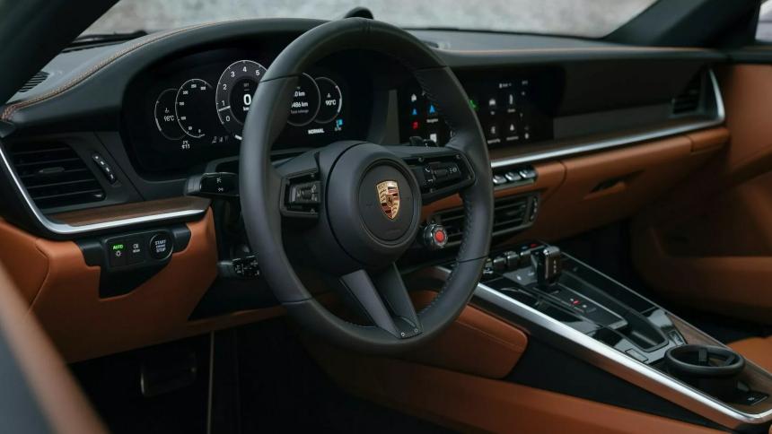 Обновленный Porsche 911 Carrera S: задний привод без «механики»