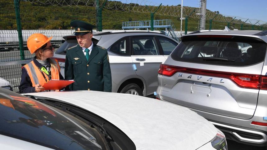 Россияне вынуждены доплачивать огромные суммы за давно купленные машины