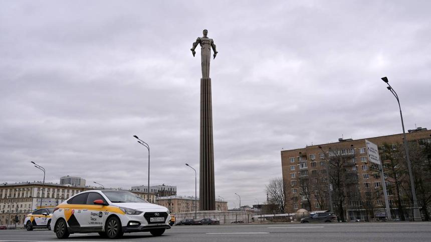 В Госдуме хотят снизить штраф для таксистов за страховку