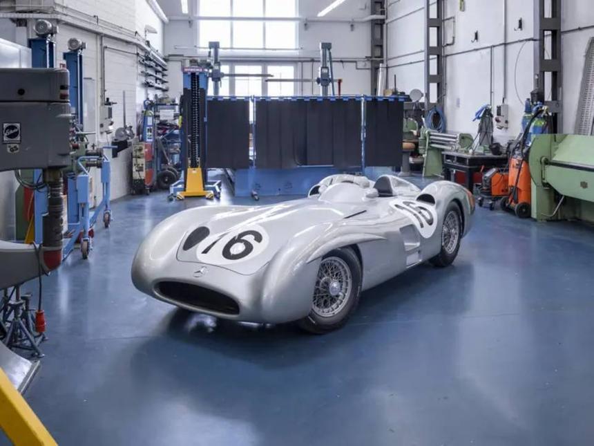 Гоночный Mercedes-Benz 1954 года ушёл с молотка за рекордную сумму
