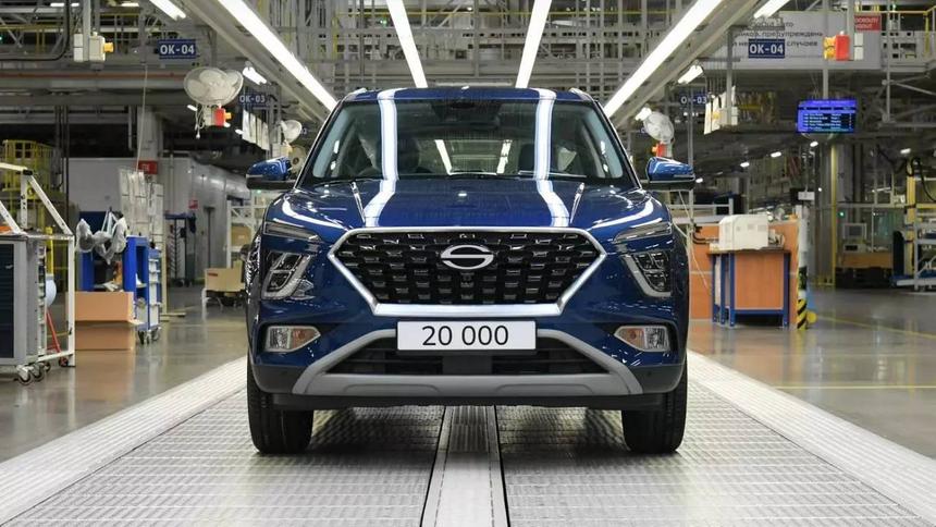 Автопродажи в России продолжают снижаться
