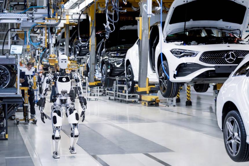 Человекоподобные роботы приступили к работе на заводе Mercedes-Benz