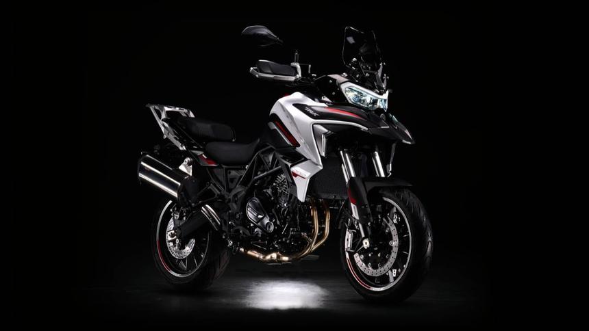 В портфель «РОЛЬФ Мото» вошли мотоциклы Benelli и QJMOTOR