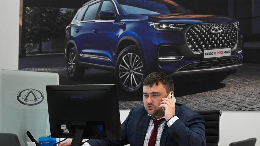 Не могут продавать коврики за 300 тысяч: эксперт оценил предложение РОАД