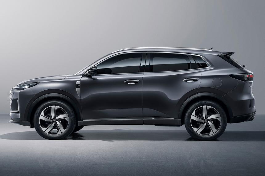 Эмоции положительные, кресло неудобное: владельцы о «китайце» Changan CS55Plus