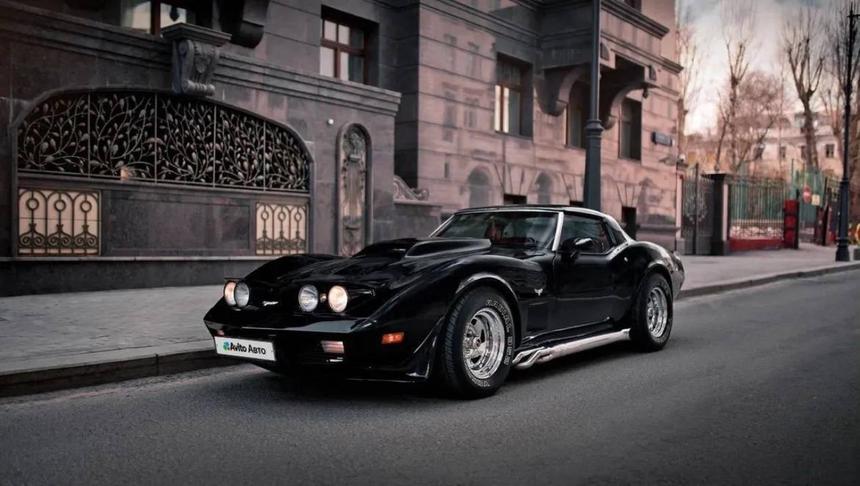 Культовый Chevrolet Corvette C3 продают в Москве за ₽9,5 миллиона