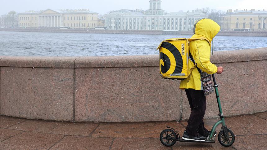 В Петербурге ввели серьёзные ограничения для курьеров на СИМ