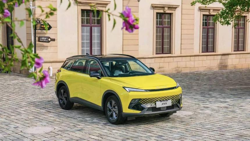 Стали известны новые цены на BAIC U5 Plus и X55