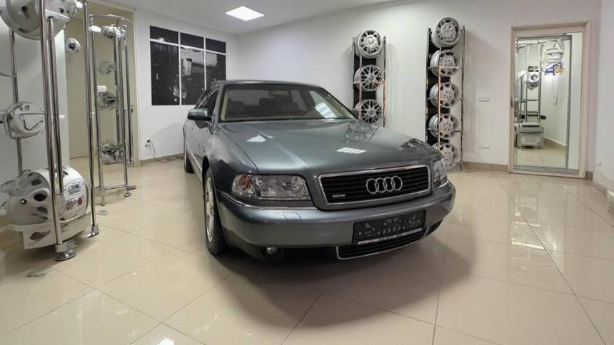 Audi A8 продают за&nbsp;12 000 000 рублей, но&nbsp;ей&nbsp;25 лет