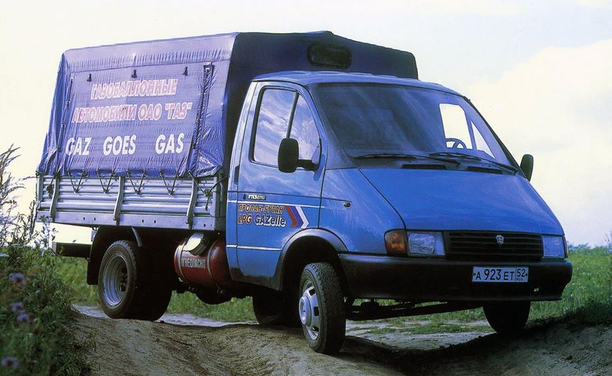 Олдскулы свело: сколько стоили отечественные автомобили 25 лет назад