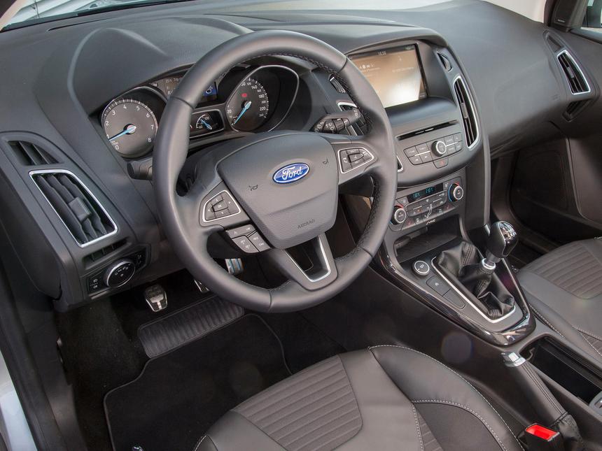 Не едет и тесный: почему вам не нужен Ford Focus