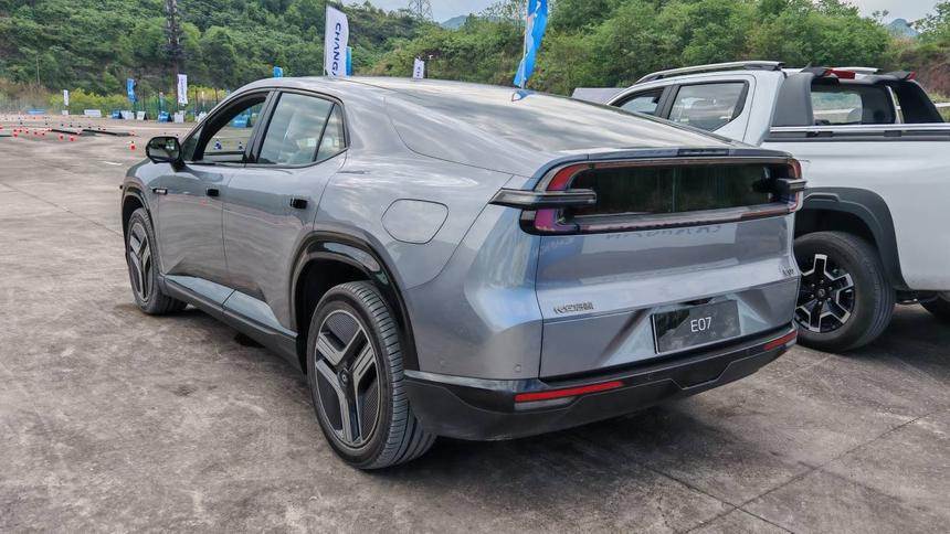 Changan передумал привозить в Россию крутой пикап-трансформер