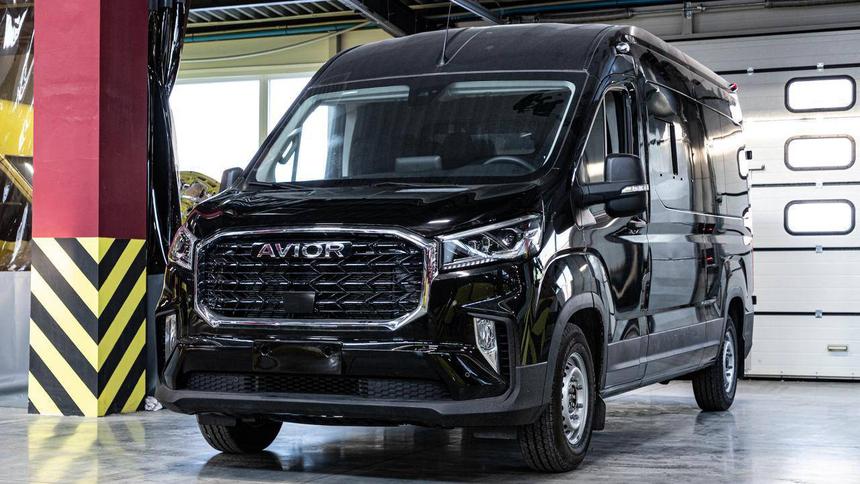 Комфортный фургон Avior V90 Funeral проводит россиян в последний путь