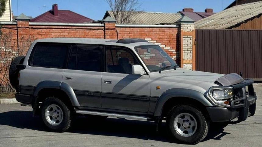 В Ачинске в продаже появился уникальный Land Cruiser в хорошем состоянии