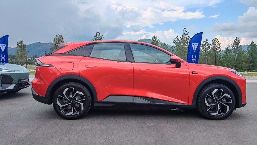 Changan объявил цену и старт продаж кроссовера Deepal S07 в России